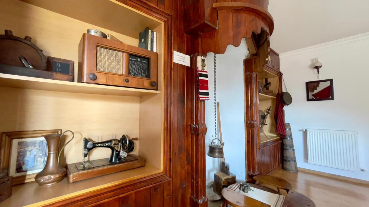 Iliikova House Hotel Kalofer Buitenkant foto