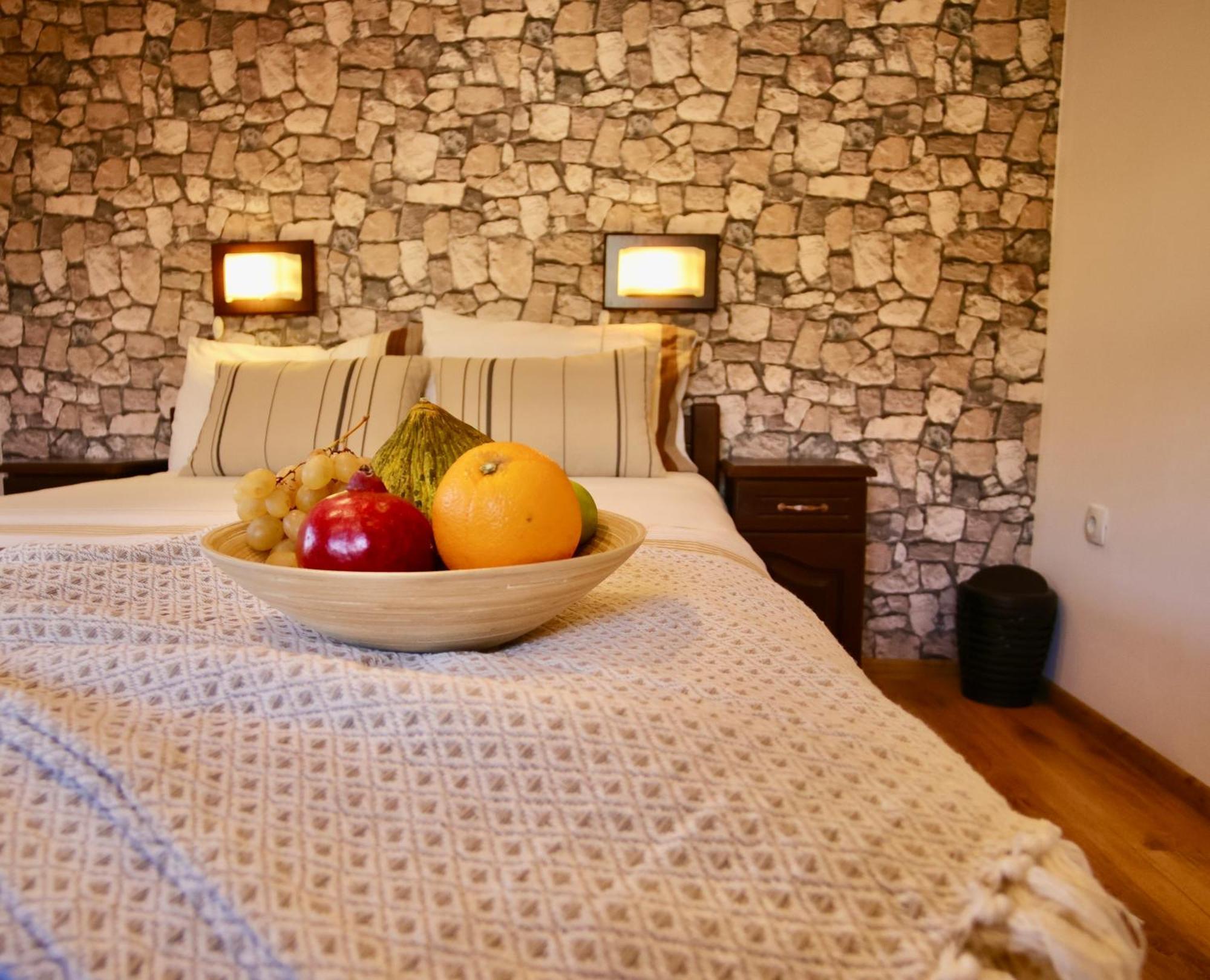 Iliikova House Hotel Kalofer Buitenkant foto